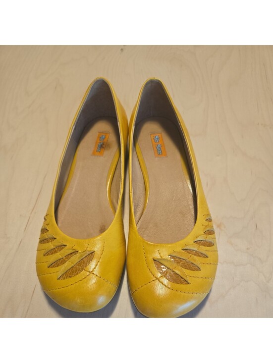 Miz Mooz Shoes - Miz Mooz flats shoes Yellow Sz 10 Leather Womens